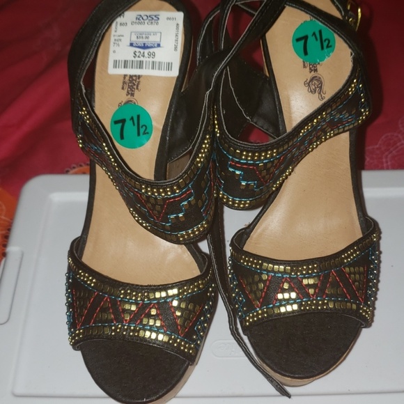 Mosaic Design Corkscrew Wedge - Picture 5 of 5